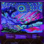 Tapisserie Murale Cosmos Néon - Planète à Anneaux & Paysage Futuriste