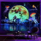 Tapisserie Murale Cosmos Néon - Planète à Anneaux & Paysage Futuriste